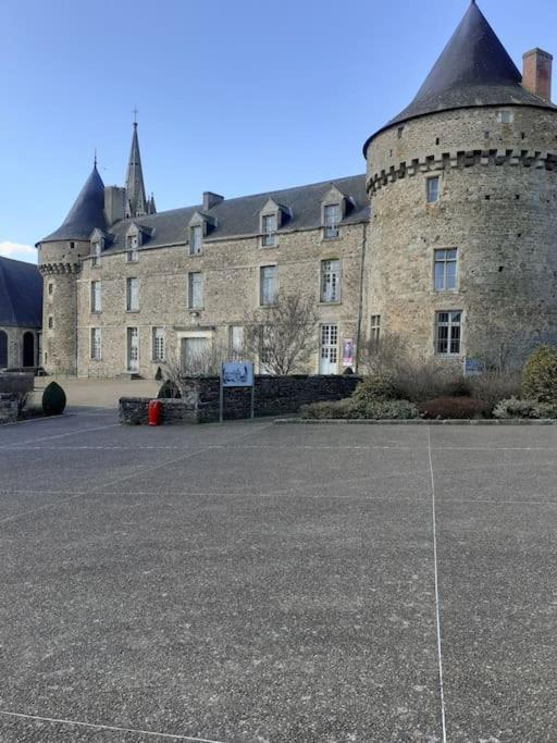 Charming Detached 2 Bedroom Ancient House In Medieval Quarter Of A Small Town In The Pays De La Loire, France Sille-le-Guillaume Ngoại thất bức ảnh
