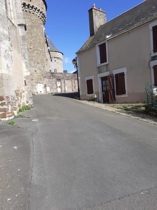 Charming Detached 2 Bedroom Ancient House In Medieval Quarter Of A Small Town In The Pays De La Loire, France Sille-le-Guillaume Ngoại thất bức ảnh