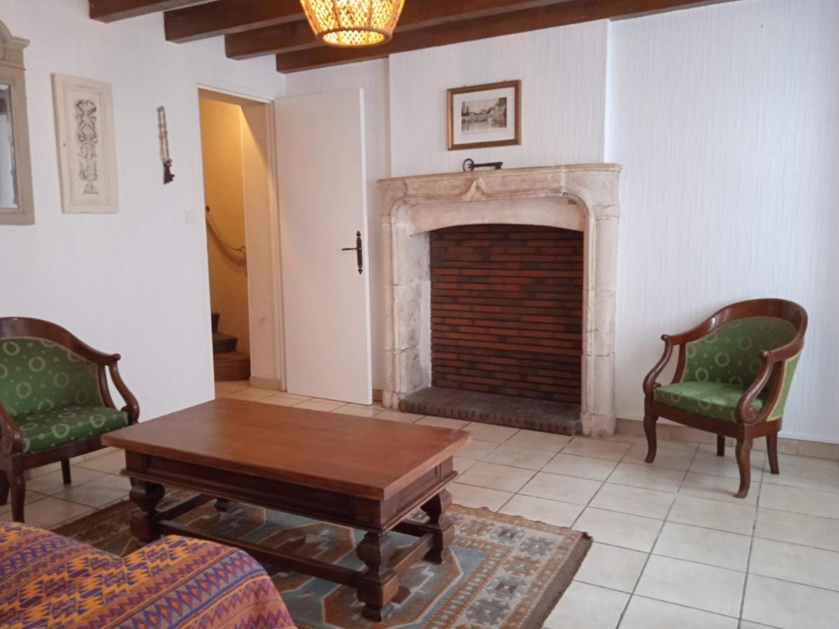 Charming Detached 2 Bedroom Ancient House In Medieval Quarter Of A Small Town In The Pays De La Loire, France Sille-le-Guillaume Ngoại thất bức ảnh