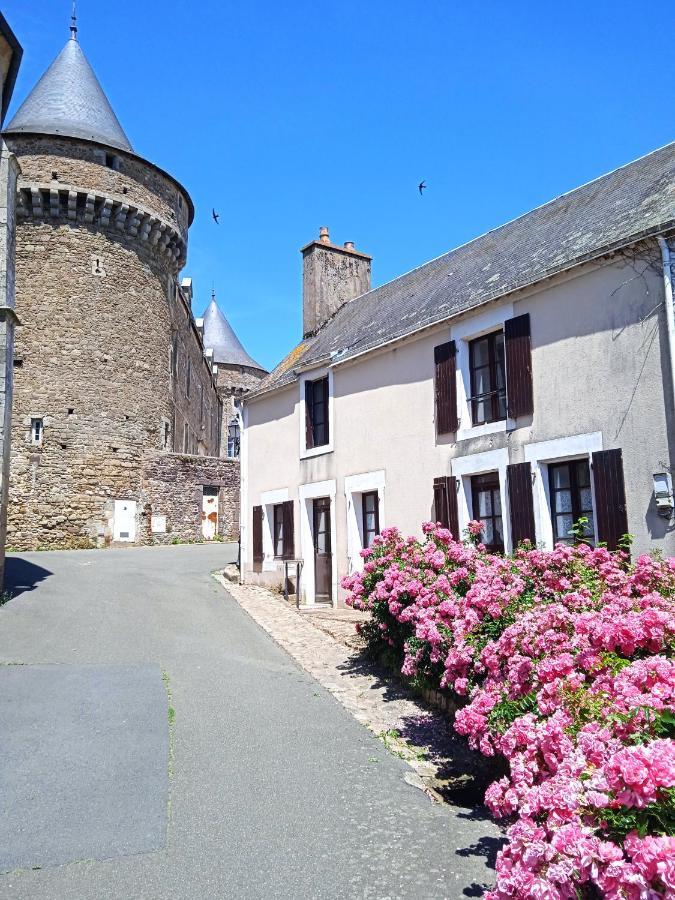 Charming Detached 2 Bedroom Ancient House In Medieval Quarter Of A Small Town In The Pays De La Loire, France Sille-le-Guillaume Ngoại thất bức ảnh